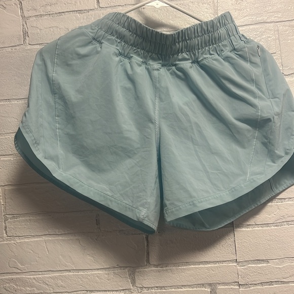 Lululemon Track That Mid-Rise Short 5" size 6 - Picture 1 of 13